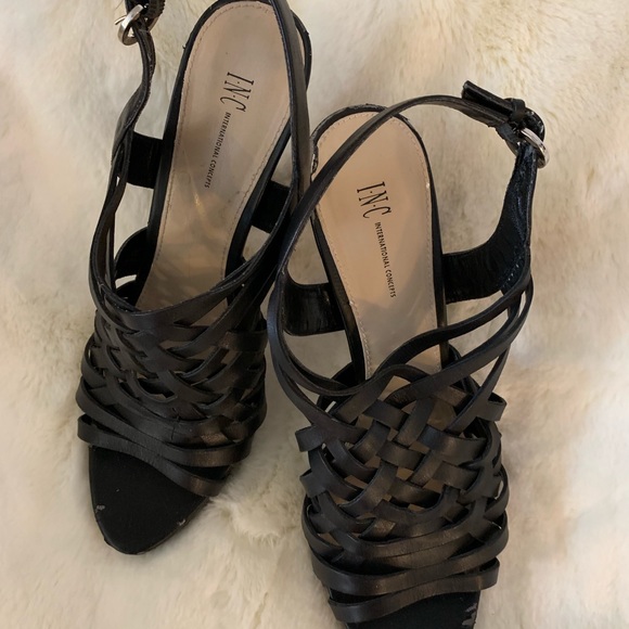 Ladies shoe - Picture 6 of 8